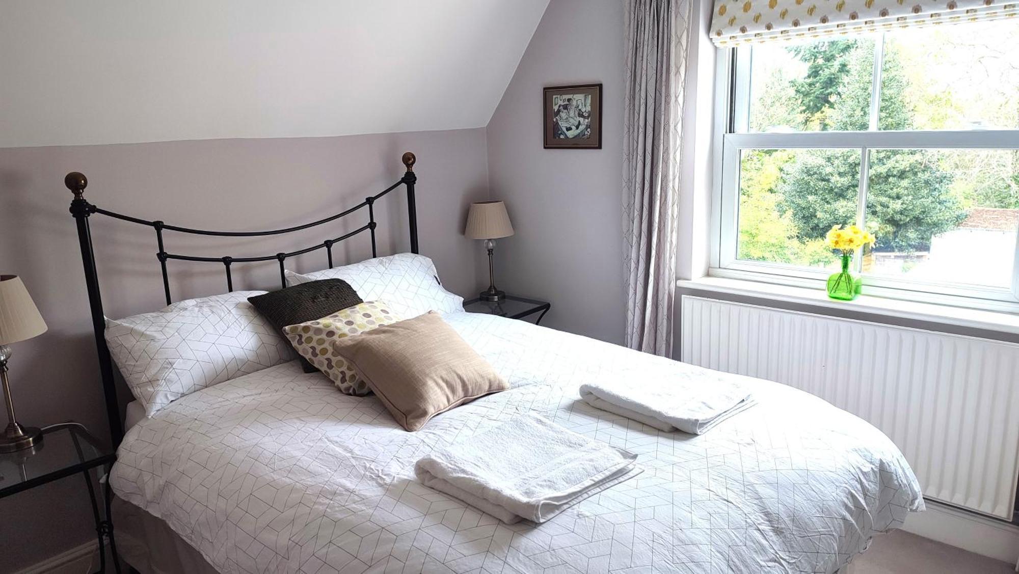 3 Bedroom Cottage In Sunninghill, Ascot ภายนอก รูปภาพ